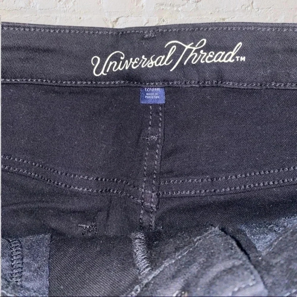 Universal Thread Black Shorts - Picture 2 of 3